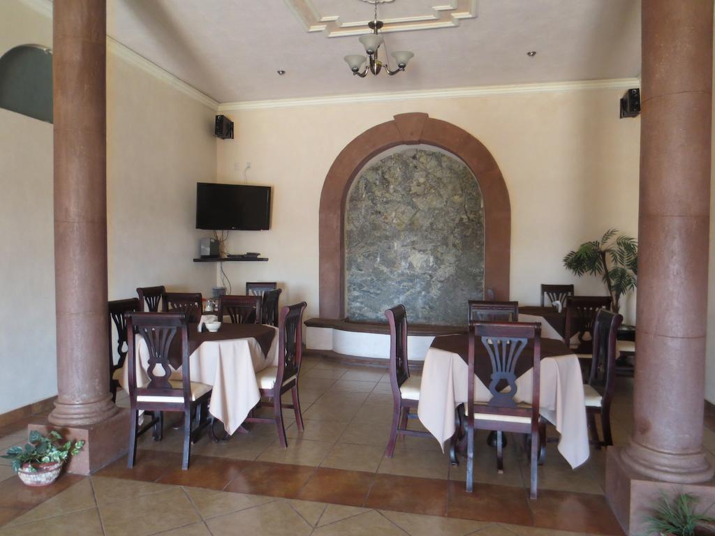 Casa Celia Hotel Restaurante Bernal Bagian luar foto