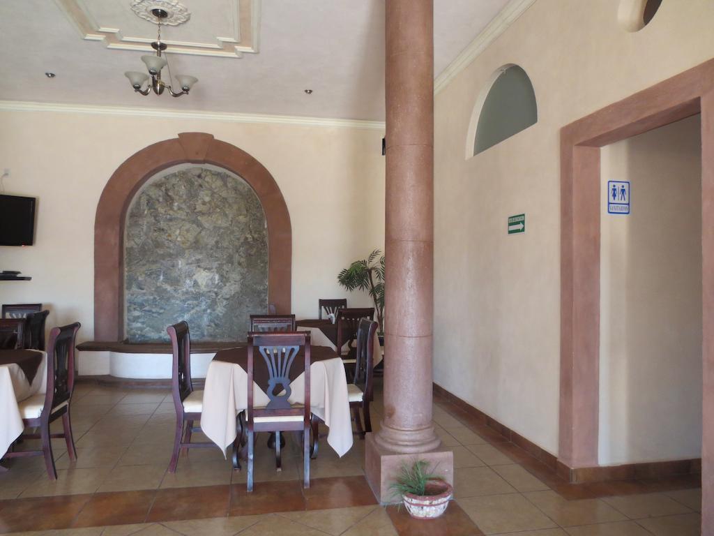 Casa Celia Hotel Restaurante Bernal Bagian luar foto
